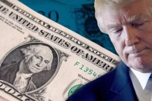 Dollar Dips as Trump Clashes with the Fed