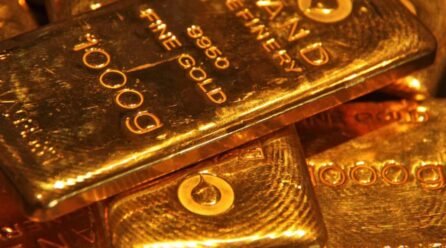 Gold Hits Record High on Trade War, Powell Comments